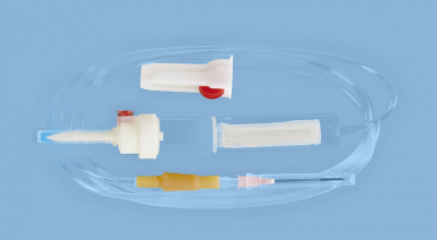 Система для вливаний гемотрансфузионная для крови с пластиковой иглой — 20 шт/уп купить оптом в Грозном